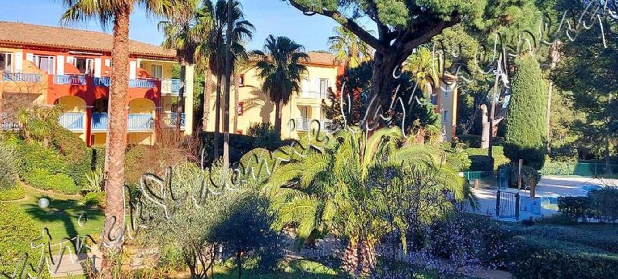 Magnifique Parc De La Presqu'Ile Avec Piscine Et Plage Face A Porquerolles ! Hyeres Bagian luar foto