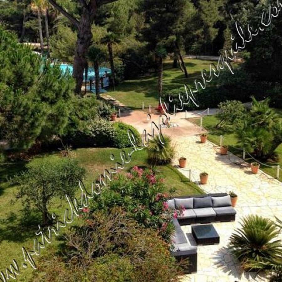 Magnifique Parc De La Presqu'Ile Avec Piscine Et Plage Face A Porquerolles ! Hyeres Bagian luar foto